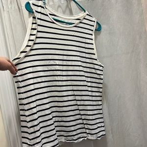 🤩H&M black and white stripped organic cotton relaxed fit